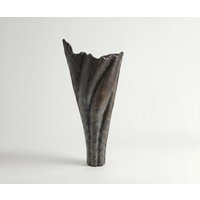 Vase Flamara B33 x T29 x H74 cm Aluminium Umbra Antica Handgemacht