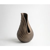 Vase Helixa B17 x T18 x H31 cm Aluminium Aurum Satin Gegossen