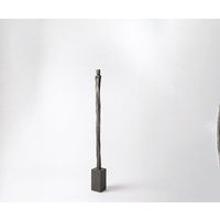 Figur Statera B12 x T12 x H131 cm Aluminium Basalt Handgemacht